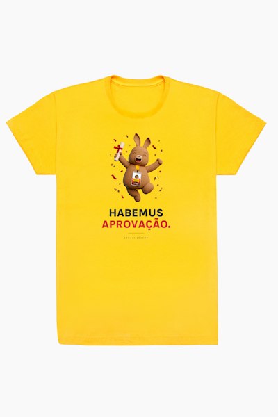 Camiseta Habemus aprovação.