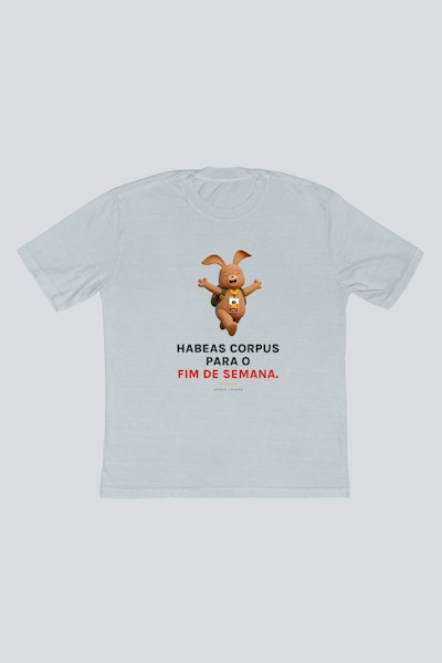Camiseta oversized Habeas corpus para o fim de semana.