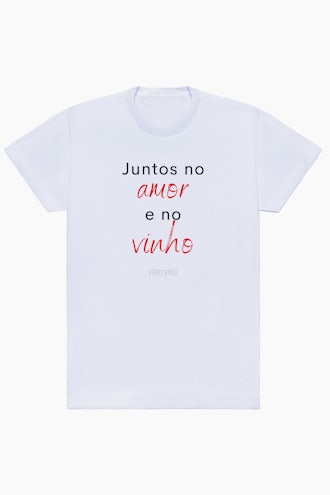 O amor é como o vinho fica melhor com o tempo t-shirt design